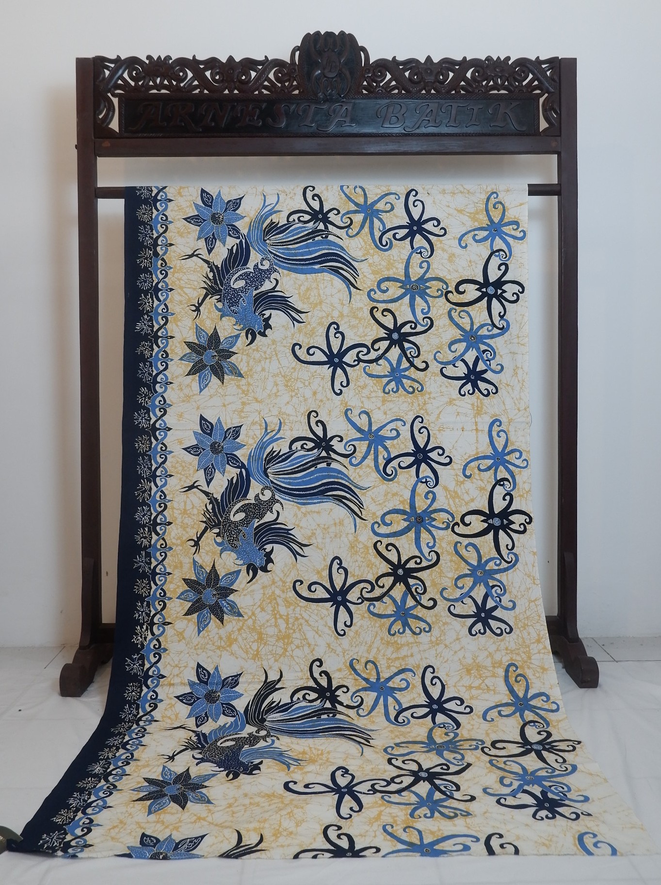 Kain batik batik tulis katun Premium, motif Iyap Paung, motif ayam jantan hutan Kalimantan
